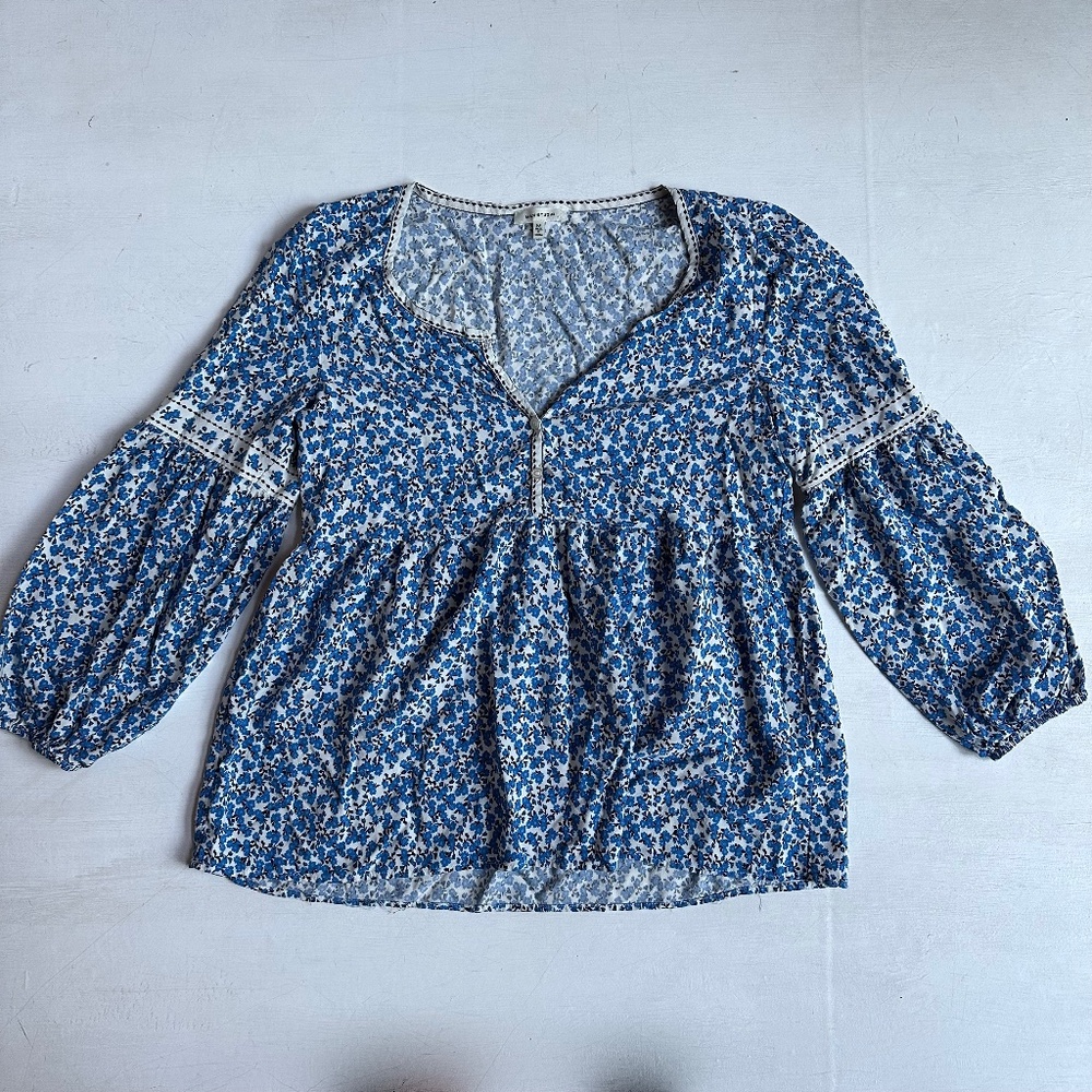 Max Studio Blue White Floral Peasant Top